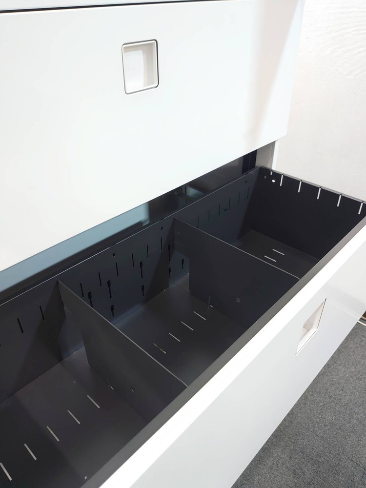 オカムラ レクトライン 上下書庫 両開き書庫 ラテラル書庫 キャビネット ホワイト色 カギ付き書庫 鍵付き書庫 ユニット書庫 4段 ラテラル オフィス収納 オフィスキャビネット W900 D400 H2150 【中古オフィス家具】【中古】 - 画像 (5)