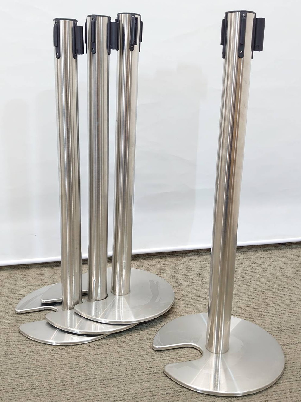 【送料無料 東京地区限定】 ベルトパーティション ガイドポール 4本セット 行列 整理 仕切り スタッキング型 パーティション 自立式 自立パーティション ベルトパーテーション リールパーティション【中古オフィス家具】【中古】 - 画像 (11)