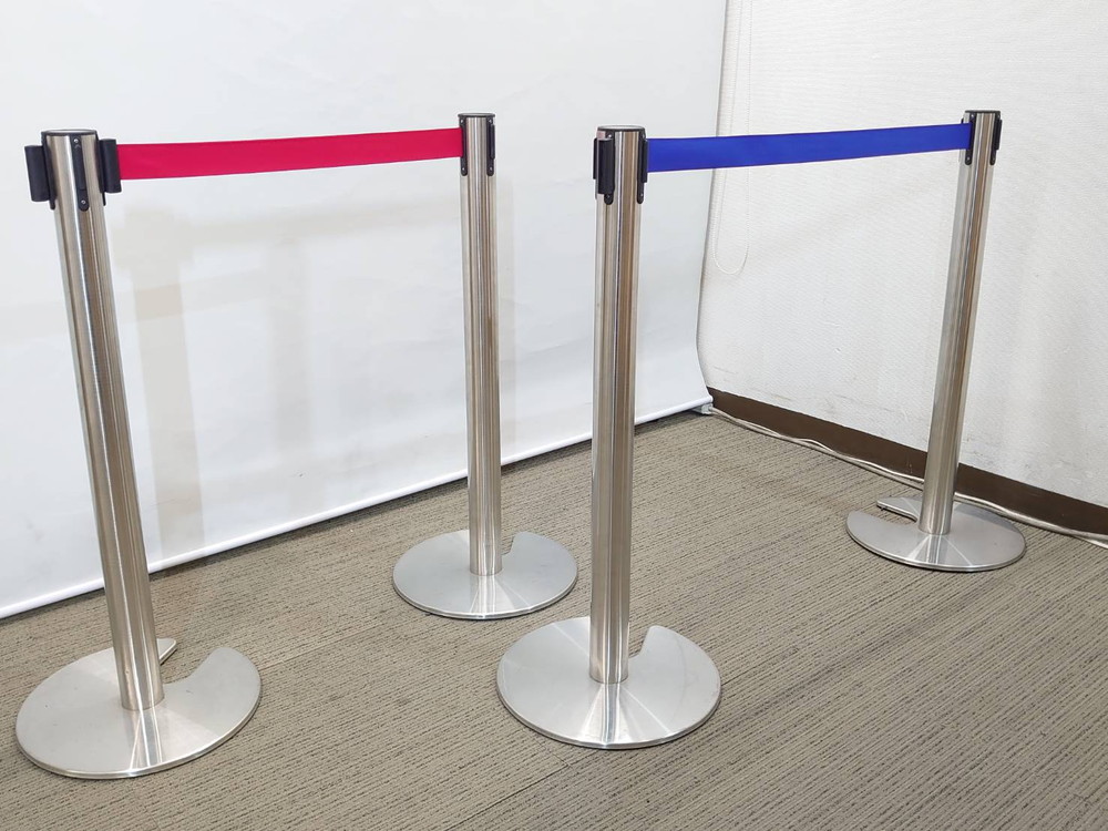 【送料無料 東京地区限定】 ベルトパーティション ガイドポール 4本セット 行列 整理 仕切り スタッキング型 パーティション 自立式 自立パーティション ベルトパーテーション リールパーティション【中古オフィス家具】【中古】 - 画像 (2)