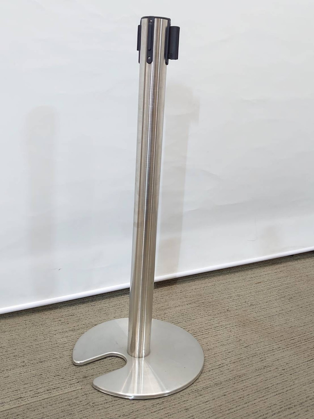 【送料無料 東京地区限定】 ベルトパーティション ガイドポール 4本セット 行列 整理 仕切り スタッキング型 パーティション 自立式 自立パーティション ベルトパーテーション リールパーティション【中古オフィス家具】【中古】 - 画像 (10)