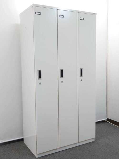 【店頭引き渡し限定】 LION 3名用 ロッカー オフィスロッカー W900 D515 H1790 カギ付き 3人用 3人用ロッカー 貴重品ロッカー オフィスキャビネット 個人ロッカー 鍵付きロッカー ホワイト色 No.73-W ライオン事務器【中古オフィス家具】【中古】