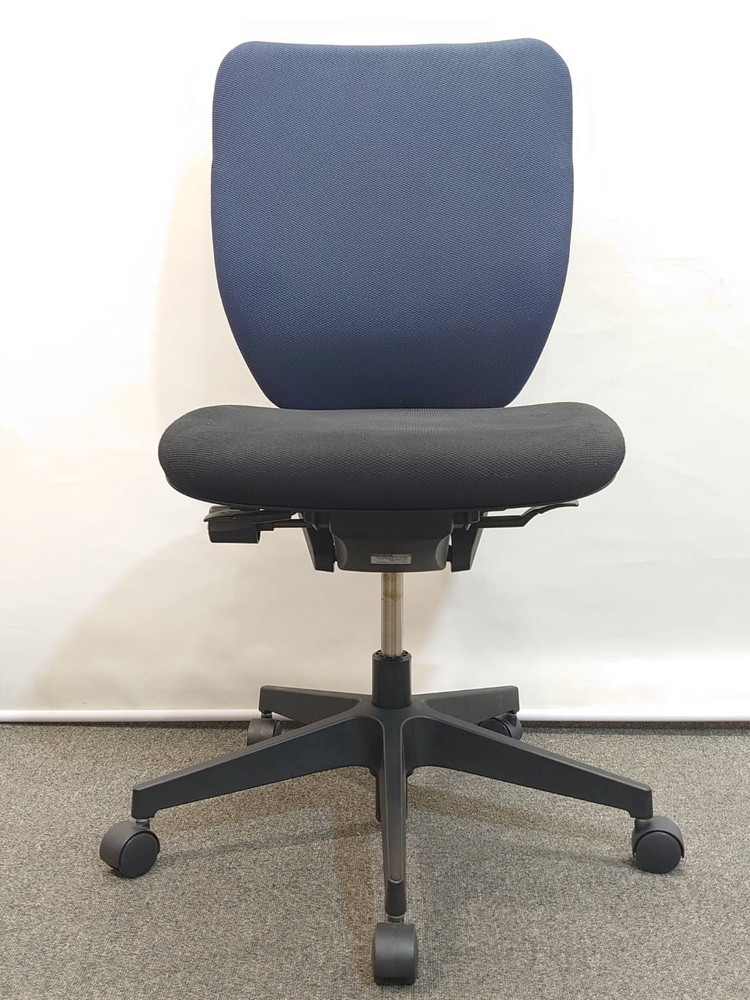 【送料無料 地域限定】【在庫200脚以上あり】 4脚セット イトーキ プラオ オフィスチェア デスクチェア 事務チェア キャスターチェア 事務イス ワークチェア 事務椅子 事務いす オフィスチェアー 事務用チェア パソコンチェア ワーキングチェア 国産【中古オフィス家具】【中古】 - 画像 (4)