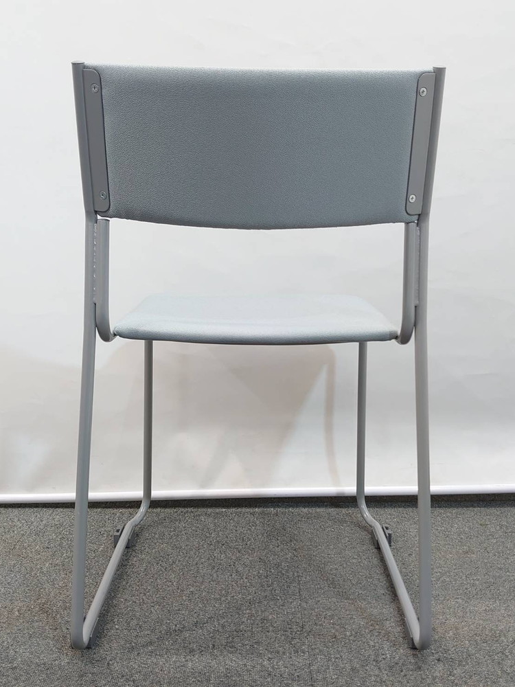 【送料無料 東京地区限定】 【在庫200脚あり】 50脚セット ライオン 会議チェア ミーティングチェア 会議用チェア スタッキングチェア スタックチェア 会議椅子 ミーティング用チェア 会議用椅子 会議イス 多目的チェア オプション ドーリー 【中古オフィス家具】【中古】 - 画像 (5)