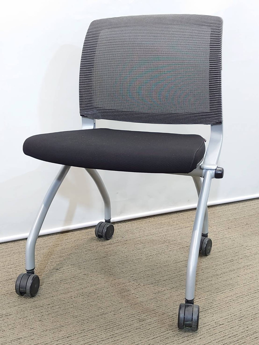 【送料無料 東京地区限定】 4人用 会議セット ミーティングセット オフィステーブル ミーティングテーブル 会議テーブル 会議用テーブル 会議机 W1500×D750×H720 多目的テーブル LION 会議チェア ミーティングチェア FURSYS s4g-00807【中古オフィス家具】【中古】 - 画像 (9)