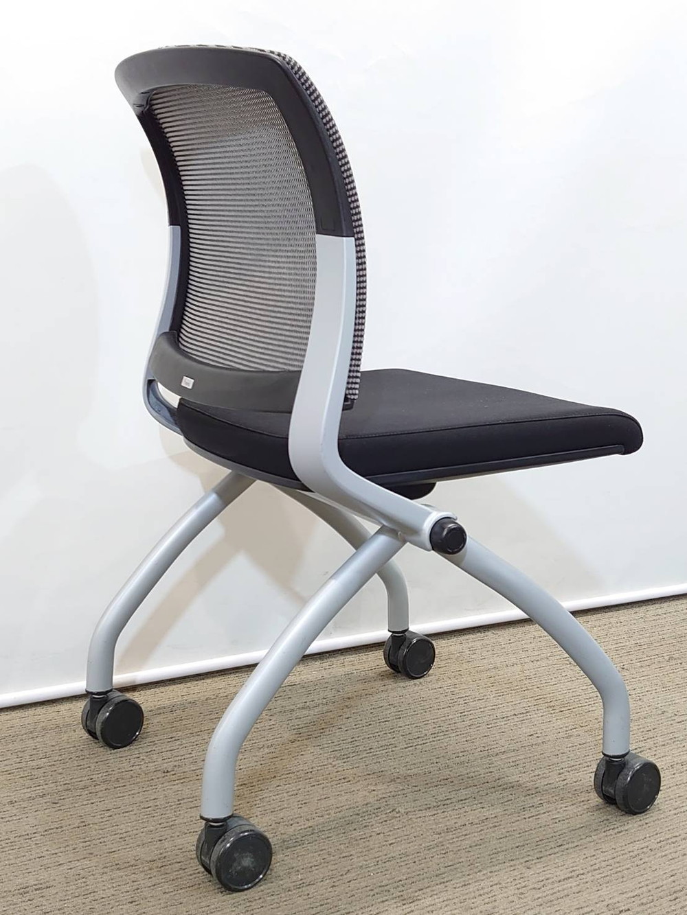 【送料無料 東京地区限定】 4人用 会議セット ミーティングセット オフィステーブル ミーティングテーブル 会議テーブル 会議用テーブル 会議机 W1500×D750×H720 多目的テーブル LION 会議チェア ミーティングチェア FURSYS s4g-00807【中古オフィス家具】【中古】 - 画像 (10)