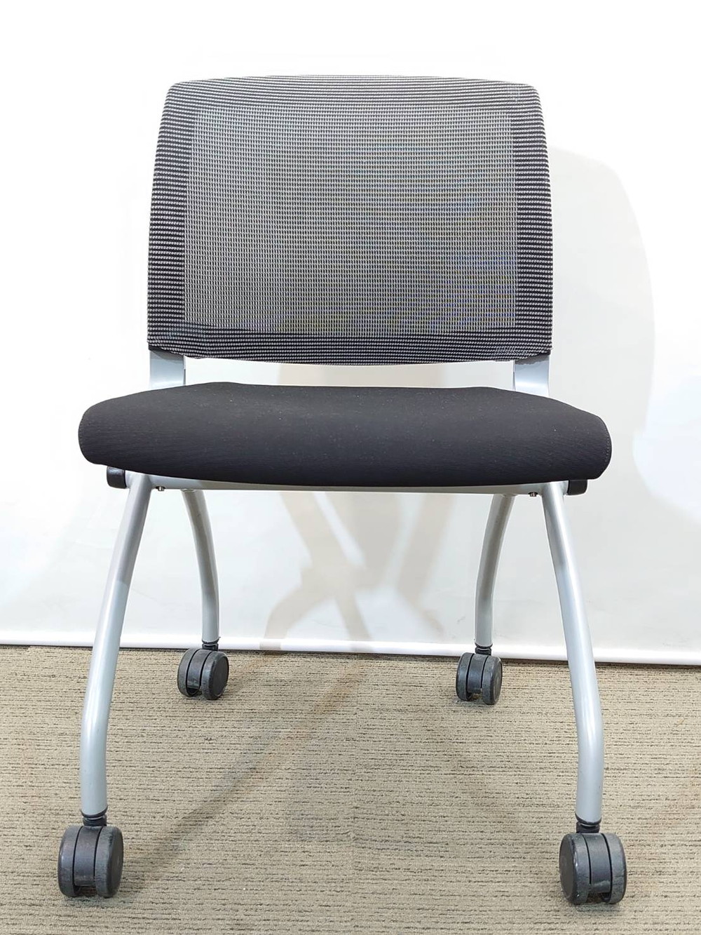 【送料無料 東京地区限定】 4人用 会議セット ミーティングセット オフィステーブル ミーティングテーブル 会議テーブル 会議用テーブル 会議机 W1500×D750×H720 多目的テーブル LION 会議チェア ミーティングチェア FURSYS s4g-00807【中古オフィス家具】【中古】 - 画像 (11)