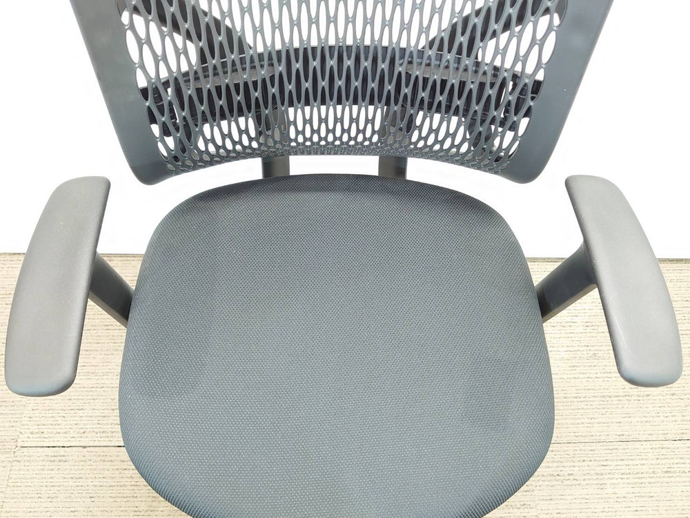 【送料無料 地域限定】 イエラ Yera オフィスチェア デスクチェア ハイバック 肘付き ハンガー付き ランバーサポート ワークチェア パソコンチェア 事務チェア チェア キャスターチェア メッシュチェア ブラック色 事務イス 事務椅子 事務いす 事務用チェア イナバインターナショナル INABA T171023 【中古オフィス家具】【中古】 - 画像 (6)