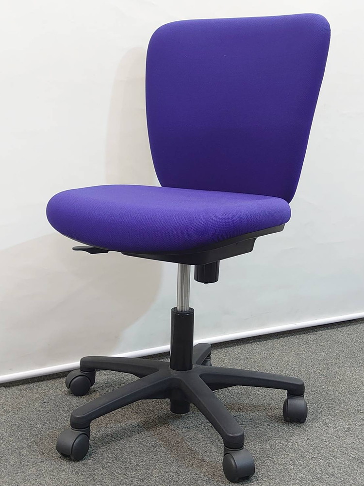 生興 オフィスチェア JSシリーズ デスクチェア 事務チェア キャスターチェア 事務イス ワークチェア パソコンチェア SEIKOFAMILY JS-25BK ブルー色 事務用チェア PCチェア OAチェア 事務椅子 肘無し ローバック 布張り【中古オフィス家具】【中古】