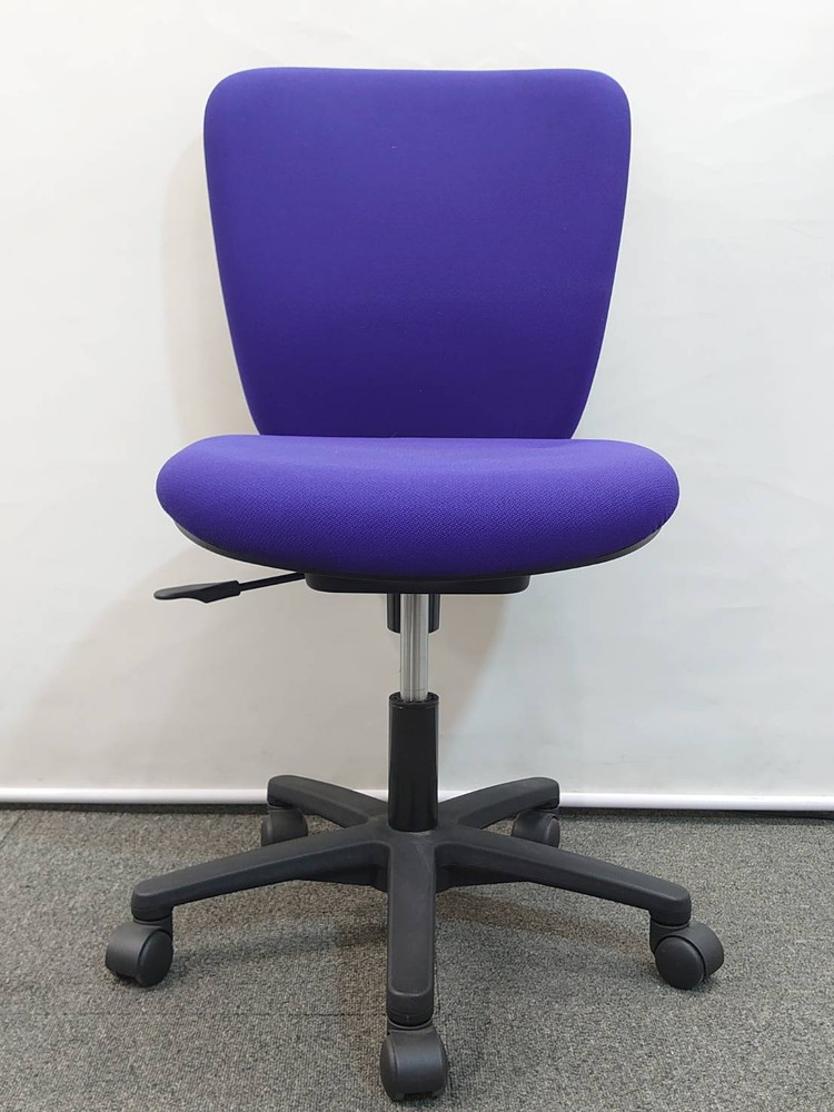 生興 オフィスチェア JSシリーズ デスクチェア 事務チェア キャスターチェア 事務イス ワークチェア パソコンチェア SEIKOFAMILY JS-25BK ブルー色 事務用チェア PCチェア OAチェア 事務椅子 肘無し ローバック 布張り【中古オフィス家具】【中古】 - 画像 (3)