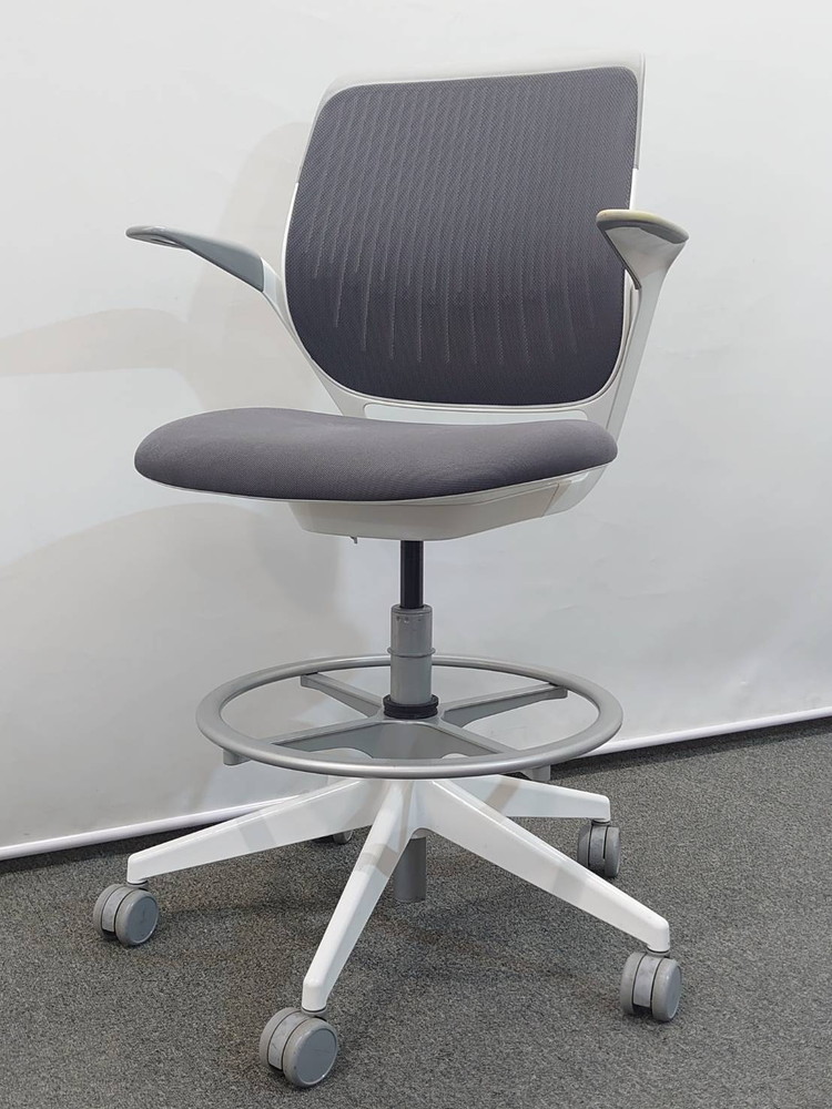 【送料無料 地域限定】エグゼクティブチェア マネジメントチェア ひじ付き 役員チェア 役員用チェア パソコンチェア 事務イス 事務椅子 コビーチェアスチールケース Steelcase Cobi デスクチェア ハイチェア オフィスチェア 事務チェア 肘付き【中古オフィス家具】【中古】 - 画像 (2)