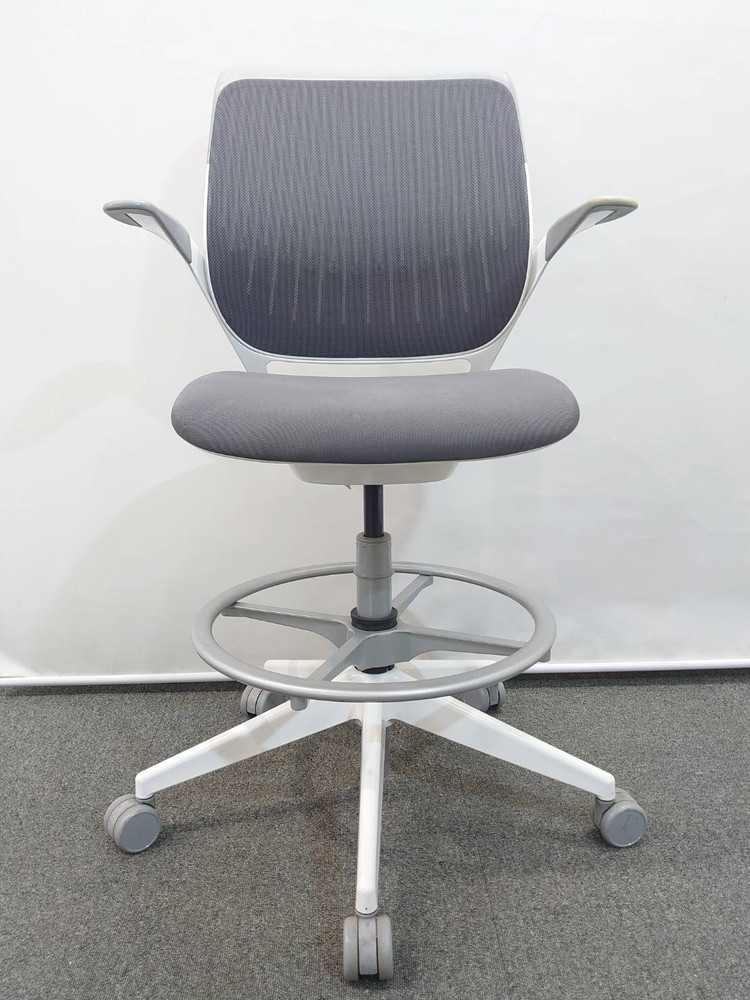 【送料無料 地域限定】エグゼクティブチェア マネジメントチェア ひじ付き 役員チェア 役員用チェア パソコンチェア 事務イス 事務椅子 コビーチェアスチールケース Steelcase Cobi デスクチェア ハイチェア オフィスチェア 事務チェア 肘付き【中古オフィス家具】【中古】 - 画像 (4)