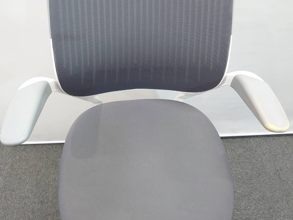 【送料無料 地域限定】エグゼクティブチェア マネジメントチェア ひじ付き 役員チェア 役員用チェア パソコンチェア 事務イス 事務椅子 コビーチェアスチールケース Steelcase Cobi デスクチェア ハイチェア オフィスチェア 事務チェア 肘付き【中古オフィス家具】【中古】 - 画像 (6)