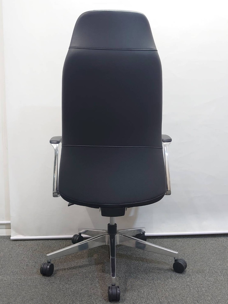 ナイキ グランフィーノ マネージメントチェア エクストラハイバック 本革張り オフィスチェア デスクチェア ハイバックチェア 肘付き 事務チェア キャスターチェア 役員チェア キャスターチェア デザイン デザイン家具 オシャレ チェア 役員椅子 NAIKI GRANFINO GRE515AL-BK【中古オフィス家具】【中古】 - 画像 (5)