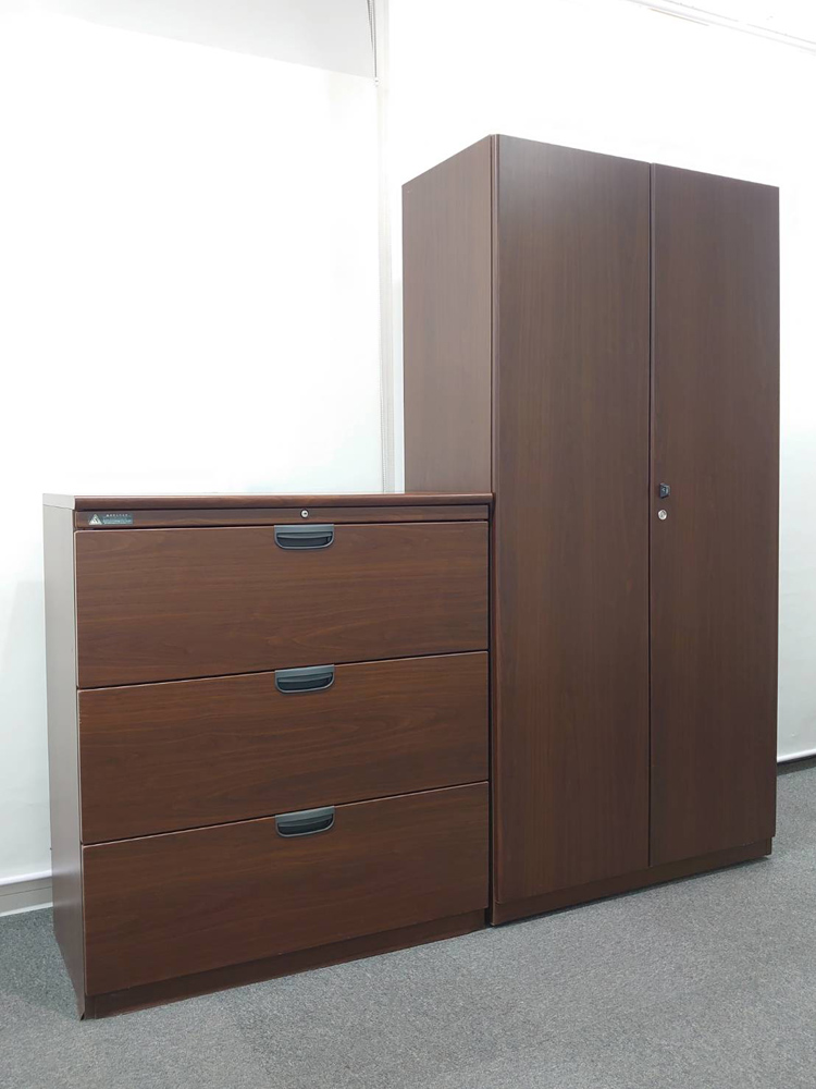 【送料無料 東京地区限定】 役員家具2点セット オカムラ 木製 両開き書庫 ラテラル 3段 鍵付き書庫 キャビネット 両開き 収納 DX-4シリーズ 役員室 社長室 応接室 【中古オフィス家具】 【中古】 - 画像 (2)