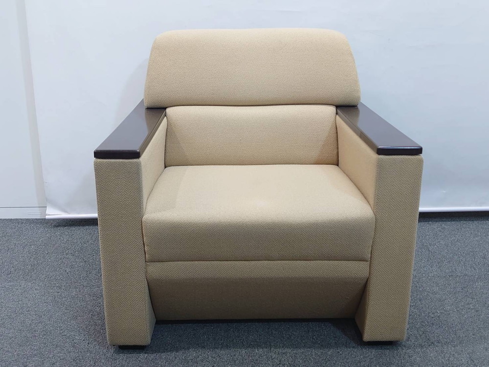 【送料無料 東京地区限定】 応接セット 4点セット 1人掛けソファ 3人掛けソファ ローテーブル ソファセット 応接家具 応接用セット 応接用ソファ ベージュ色 アームソファ ロングソファ 役員室 会議室 応接室 応接ソファ 役員ソファセット オカムラ 【中古オフィス家具】【中古】 - 画像 (6)