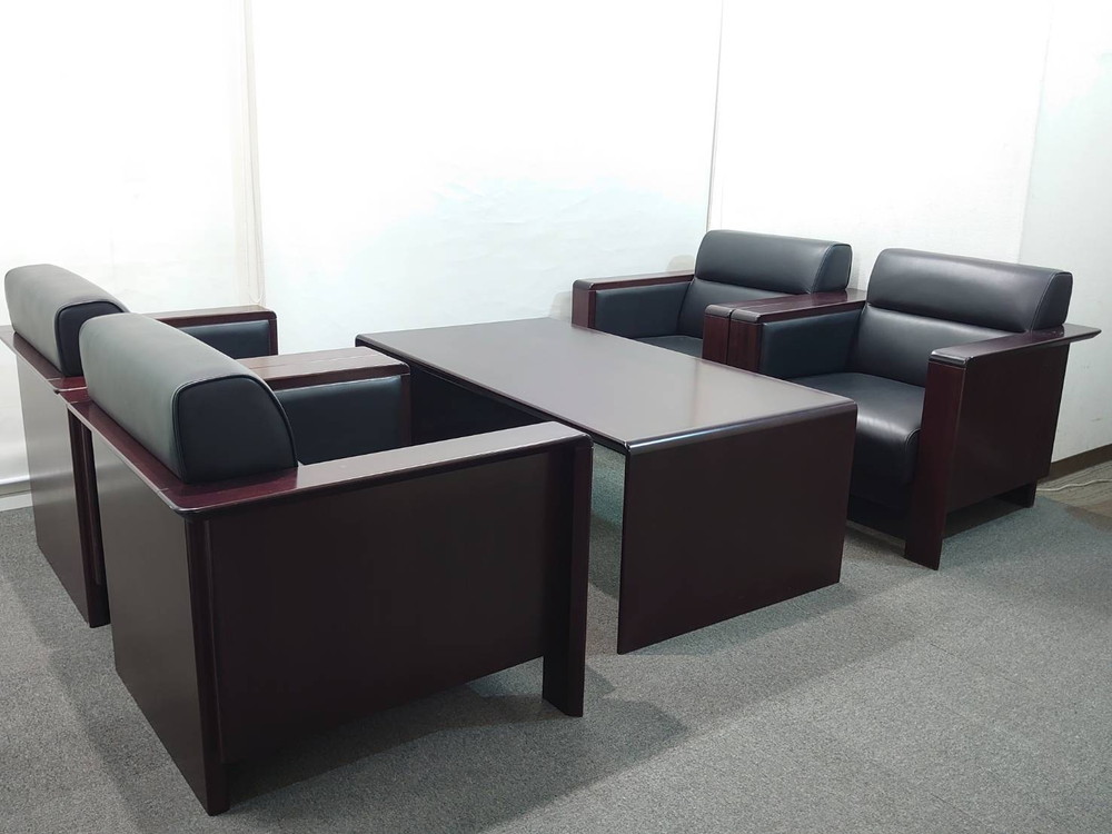 【送料無料 東京地区限定】 イトーキ 応接セット 5点セット 4人用 1人掛けソファ×4 テーブル ソファセット 応接家具 応接用セット 応接用ソファ ブラック色 革張り アームソファ 役員室 会議室 応接室 応接ソファ 役員ソファセット XAシリーズ 【中古オフィス家具】【中古】 - 画像 (2)