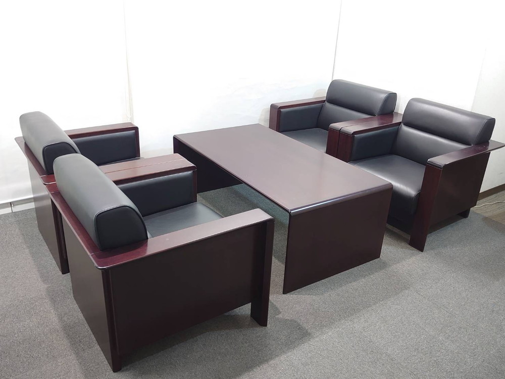 【送料無料 東京地区限定】 イトーキ 応接セット 5点セット 4人用 1人掛けソファ×4 テーブル ソファセット 応接家具 応接用セット 応接用ソファ ブラック色 革張り アームソファ 役員室 会議室 応接室 応接ソファ 役員ソファセット XAシリーズ 【中古オフィス家具】【中古】 - 画像 (3)