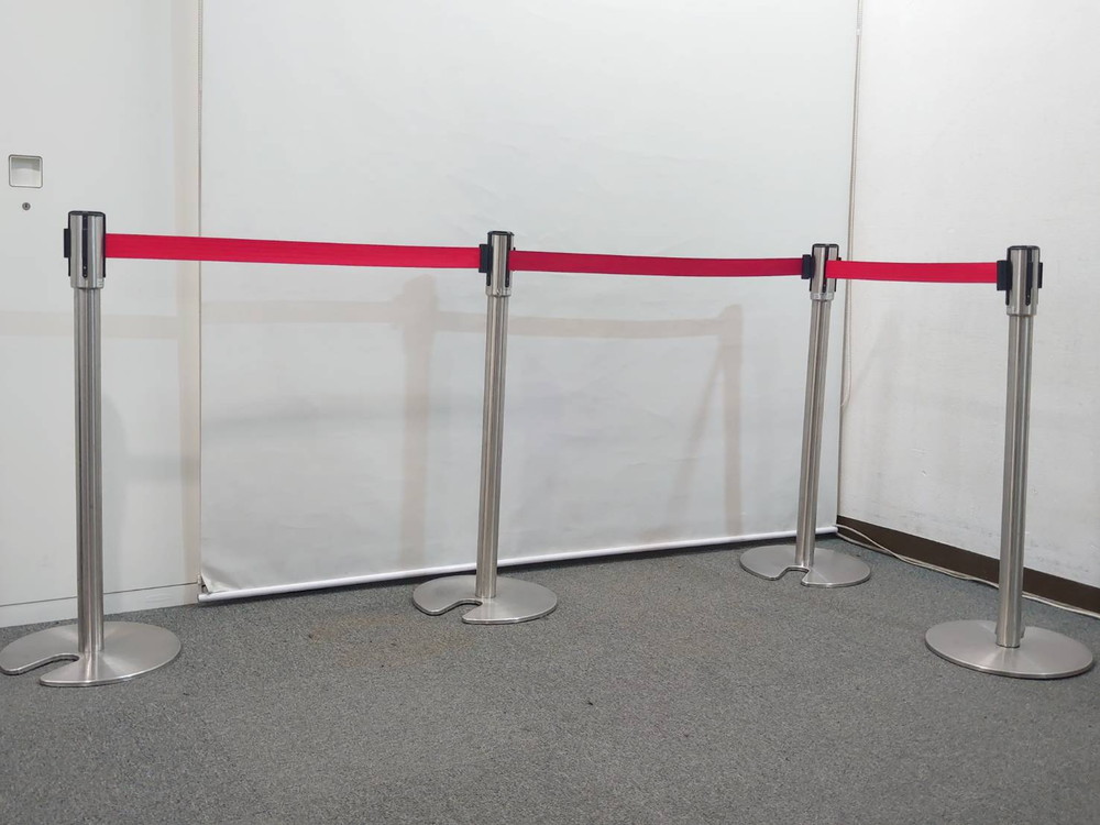 【送料無料 東京地区限定】 【27本入荷】 ベルトパーティション ガイドポール 4本セット 行列 整理 仕切り スタッキング型 パーティション 自立式 自立パーティション ベルトパーテーション リールパーティション TERAMOTO テラモト【中古オフィス家具】【中古】 - 画像 (7)