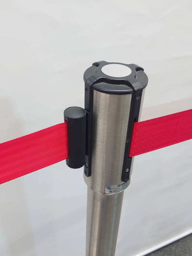 【送料無料 東京地区限定】 【27本入荷】 ベルトパーティション ガイドポール 4本セット 行列 整理 仕切り スタッキング型 パーティション 自立式 自立パーティション ベルトパーテーション リールパーティション TERAMOTO テラモト【中古オフィス家具】【中古】 - 画像 (8)