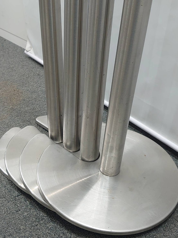 【送料無料 東京地区限定】 【27本入荷】 ベルトパーティション ガイドポール 4本セット 行列 整理 仕切り スタッキング型 パーティション 自立式 自立パーティション ベルトパーテーション リールパーティション TERAMOTO テラモト【中古オフィス家具】【中古】 - 画像 (9)