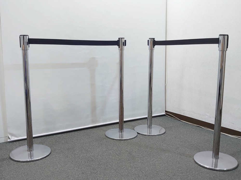 【送料無料 東京地区限定】 【65本入荷】 ベルトパーティション ガイドポール 4本セット 行列 整理 仕切り ポールパーティション パーティション 自立式 自立パーティション ベルトパーテーション リールパーティション【中古オフィス家具】【中古】 - 画像 (4)