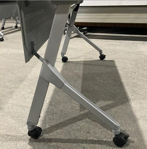 オカムラ フラプター ミーティングテーブル 会議テーブル 折りたたみテーブル 折り畳みテーブル スタックテーブル フォールディングテーブル サイドフォールドテーブル スタッキングテーブル W1500×D450×H720 岡村製作所 国産【中古オフィス家具】【中古】 - 画像 (4)