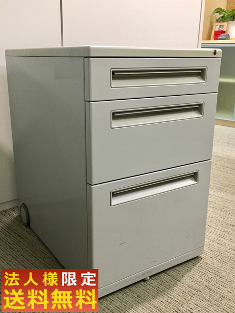 【法人限定送料無料】ウチダ フィード 3段ワゴン サイドワゴン デスクワゴン キャスターワゴン 事務ワゴン スチールワゴン 袖机 脇机 カギ付き 鍵付き インサイドワゴン 机下収納ワゴン 事務用ワゴン キャスター付きワゴン キャスター付ワゴン 3段 ワゴン UCHIDA 内田洋行 FEED【中古オフィス家具】【中古】