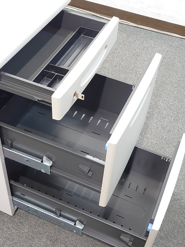 【送料無料 地域限定】【13台在庫あり】袖机 脇机 3段 サイドワゴン デスクワゴン【中古オフィス家具】【中古】 - 画像 (3)