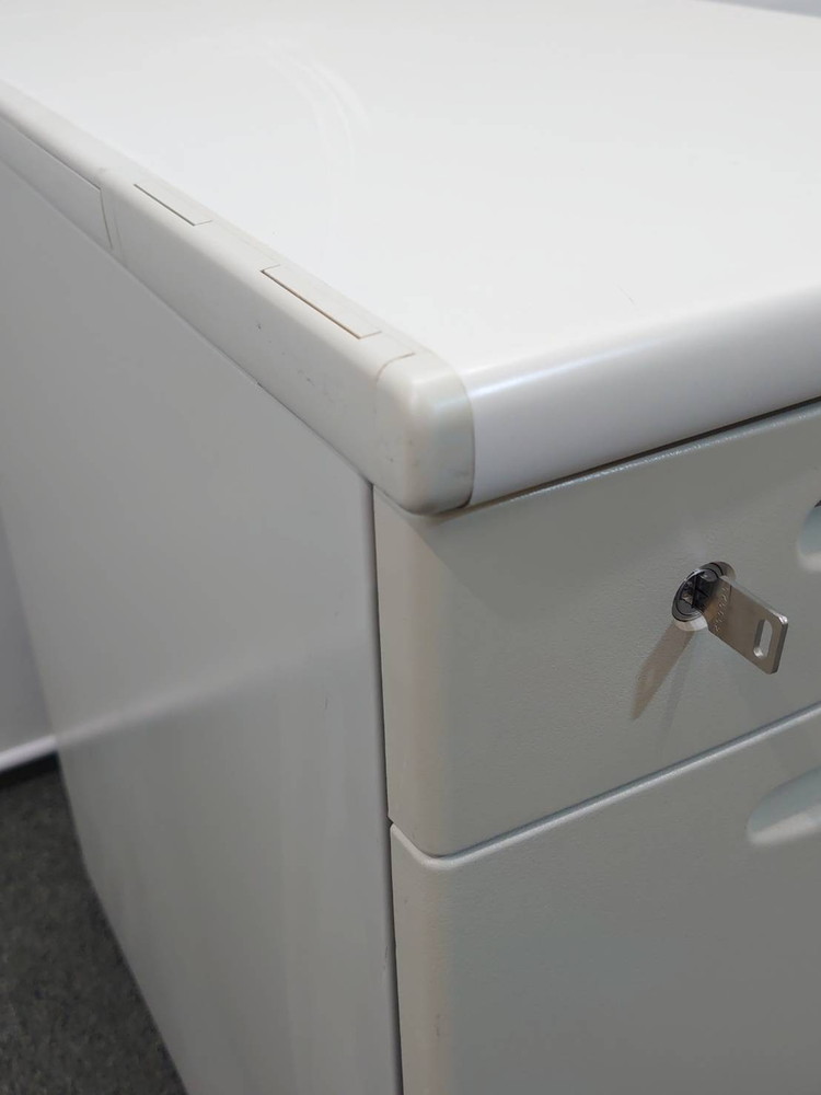 【送料無料 地域限定】袖机 脇机 3段 サイドワゴン デスクワゴン【中古オフィス家具】【中古】 - 画像 (4)